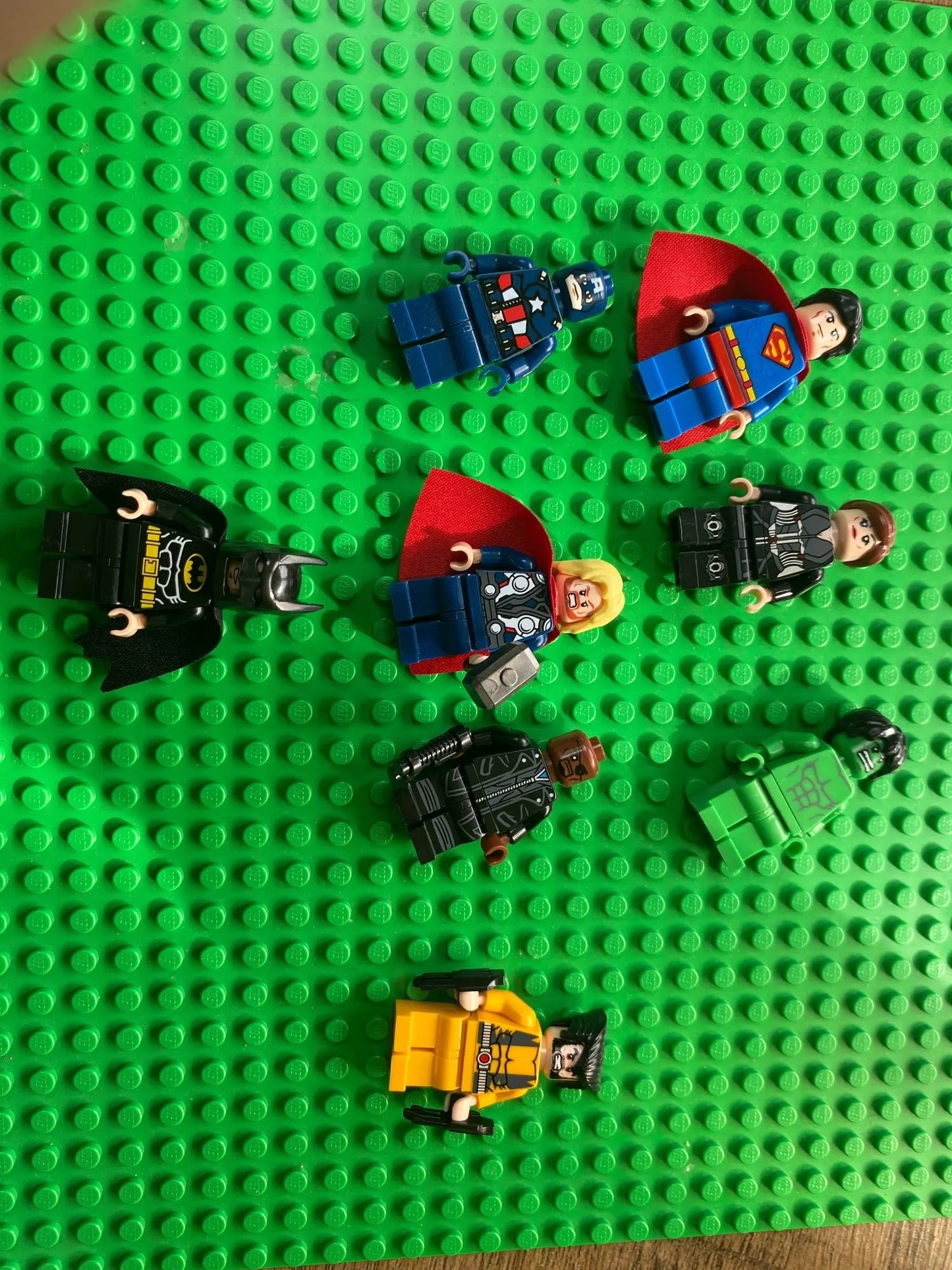 LEGO Minifigure Bundle, 8 Minifigures, Marvel & DC, Batman, Hulk etc…